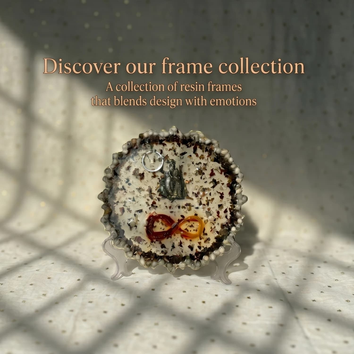 Promotional showcase for Elegant frame