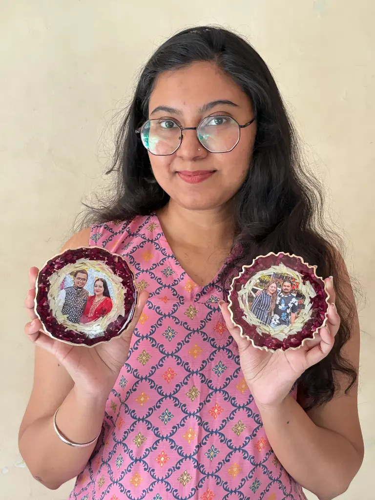 Sanika - The Artist and founder behind Resin Kalaakaari